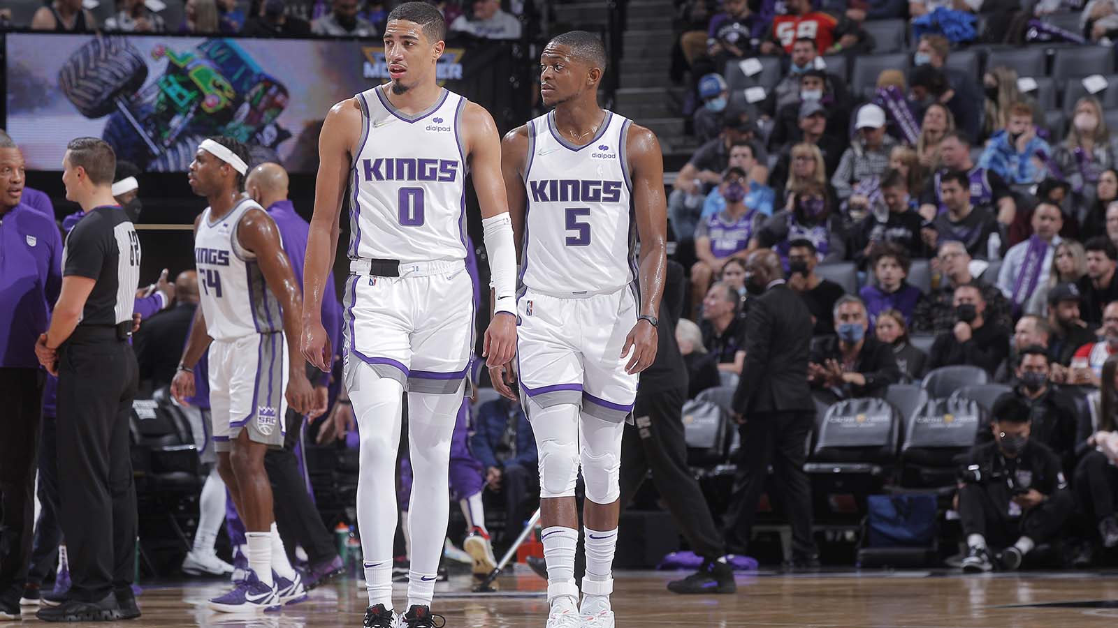 Report: Kings unwilling to part with Fox, Haliburton in Simmons deal -  Liberty Ballers