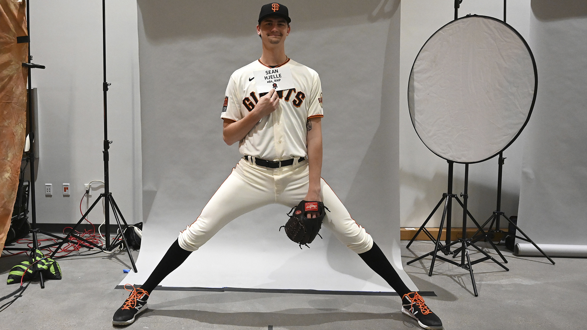 Sean Hjelle makes his MLB debut for the San Francisco Giants - On3