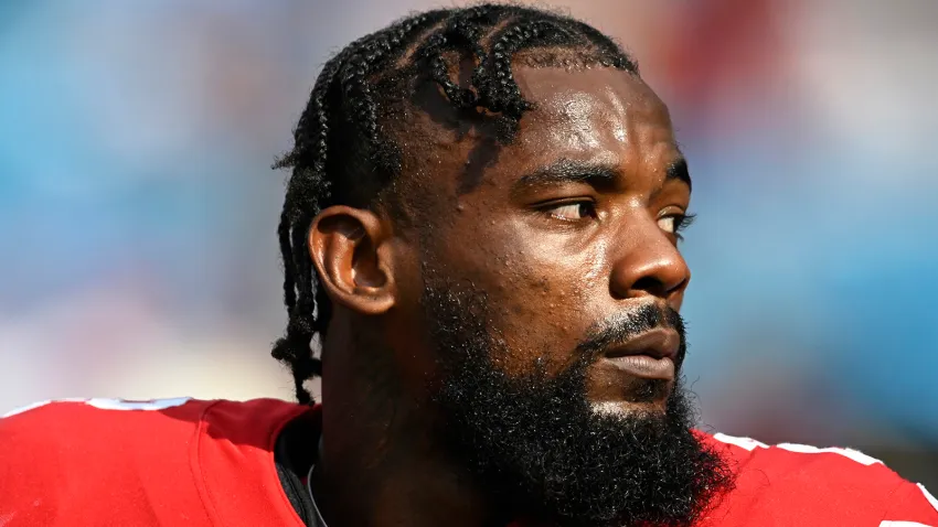 CHARLOTTE, NORTH CAROLINA – OCTOBER 09: Jeff Wilson Jr. #22 of the San Francisco 49ers walks on the field during warm ups before their game against the Carolina Panthers at Bank of America Stadium on October 09, 2022 in Charlotte, North Carolina. (Photo by Eakin Howard/Getty Images)