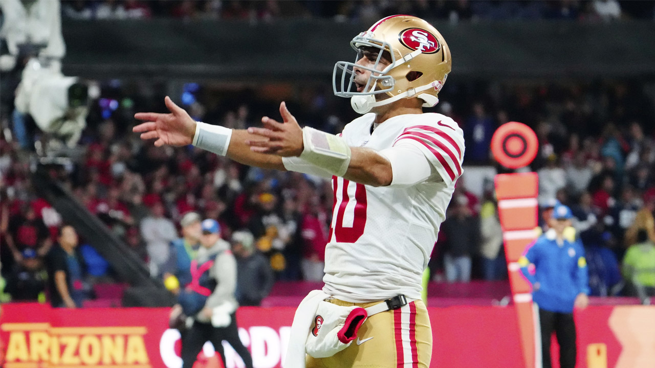 With big assist from his defense, Jimmy Garoppolo gets it done for Niners -  The Boston Globe