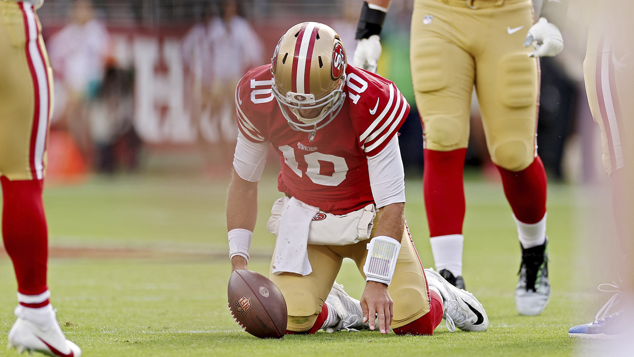 49ers dominate Dolphins, lose Garoppolo for season