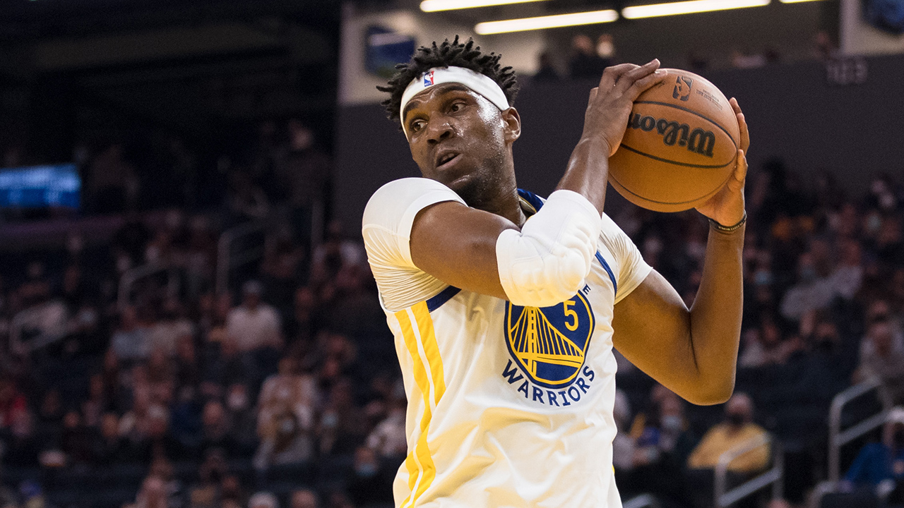 Looney's career night comes when Warriors need it most