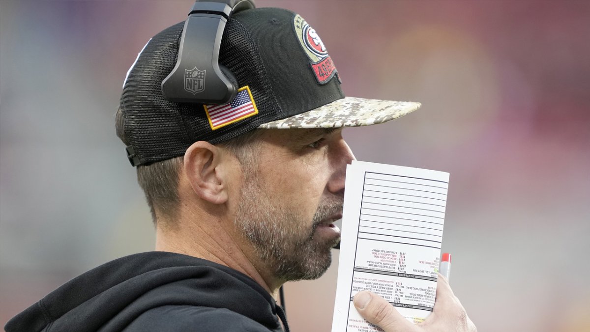 49ers' Kyle Shanahan jokes about running out of hat options for