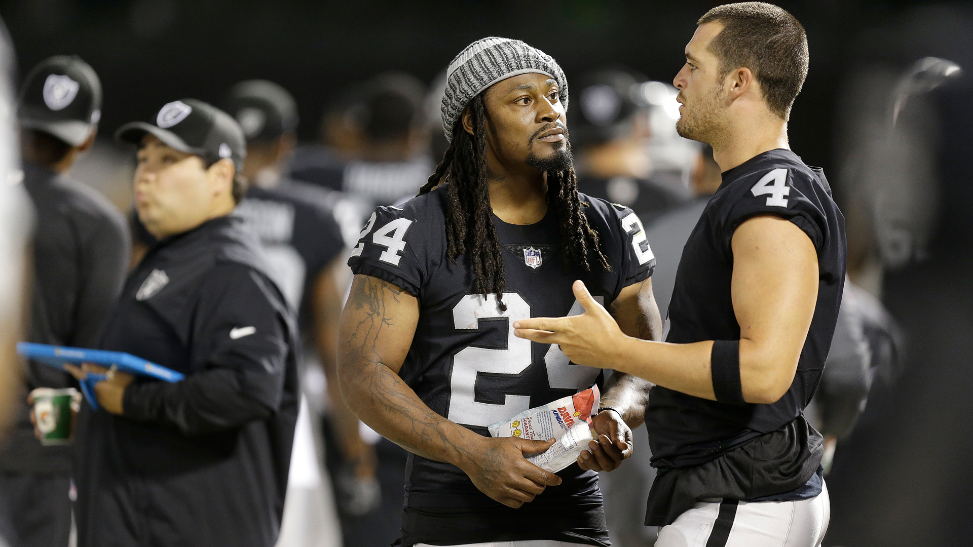 Raiders' Derek Carr: Marshawn Lynch's return 'a good thing for football'