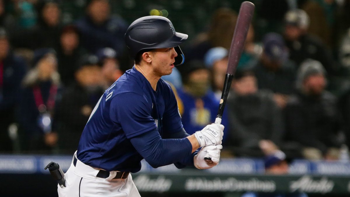 SF Giants acquire two versatile bats in trade with Mariners