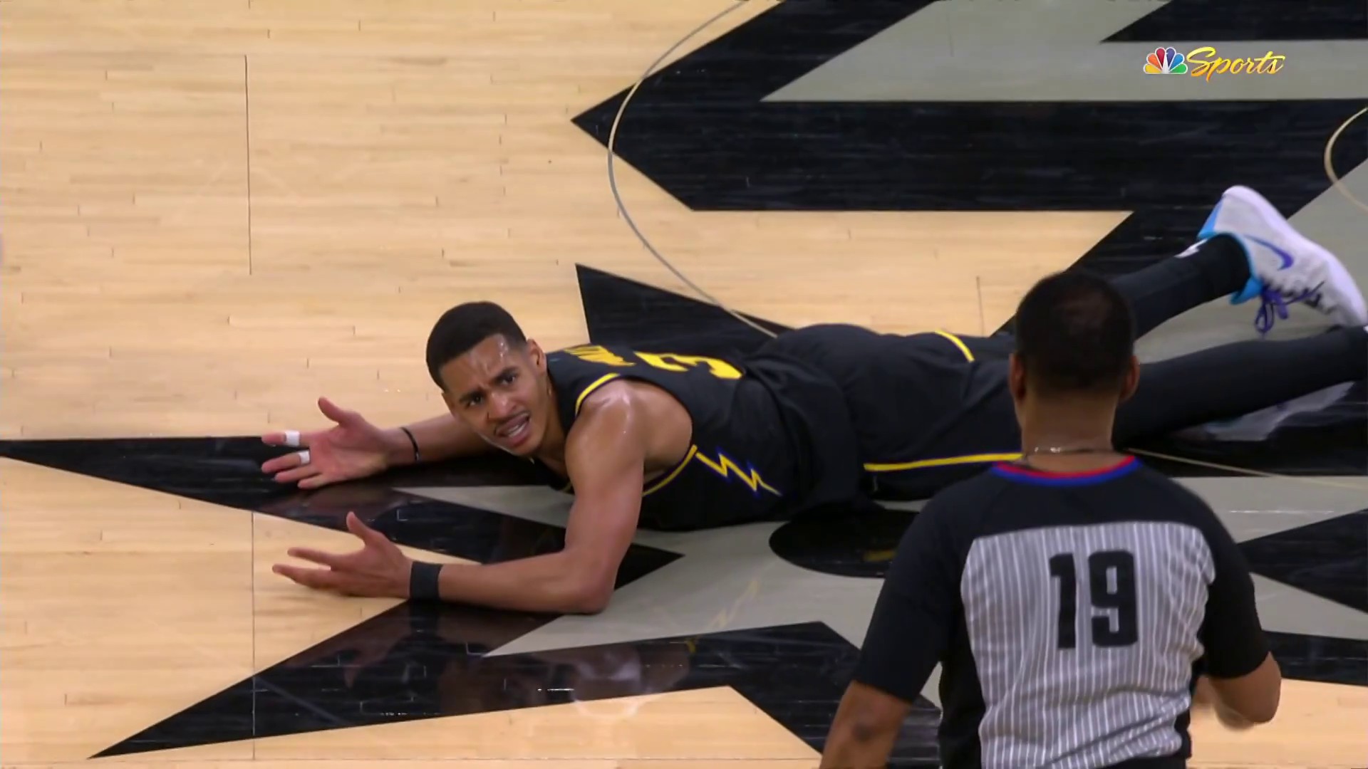 Jordan Poole slips on own arm sleeve in fourth quarter vs. Spurs – NBC  Sports Bay Area & California