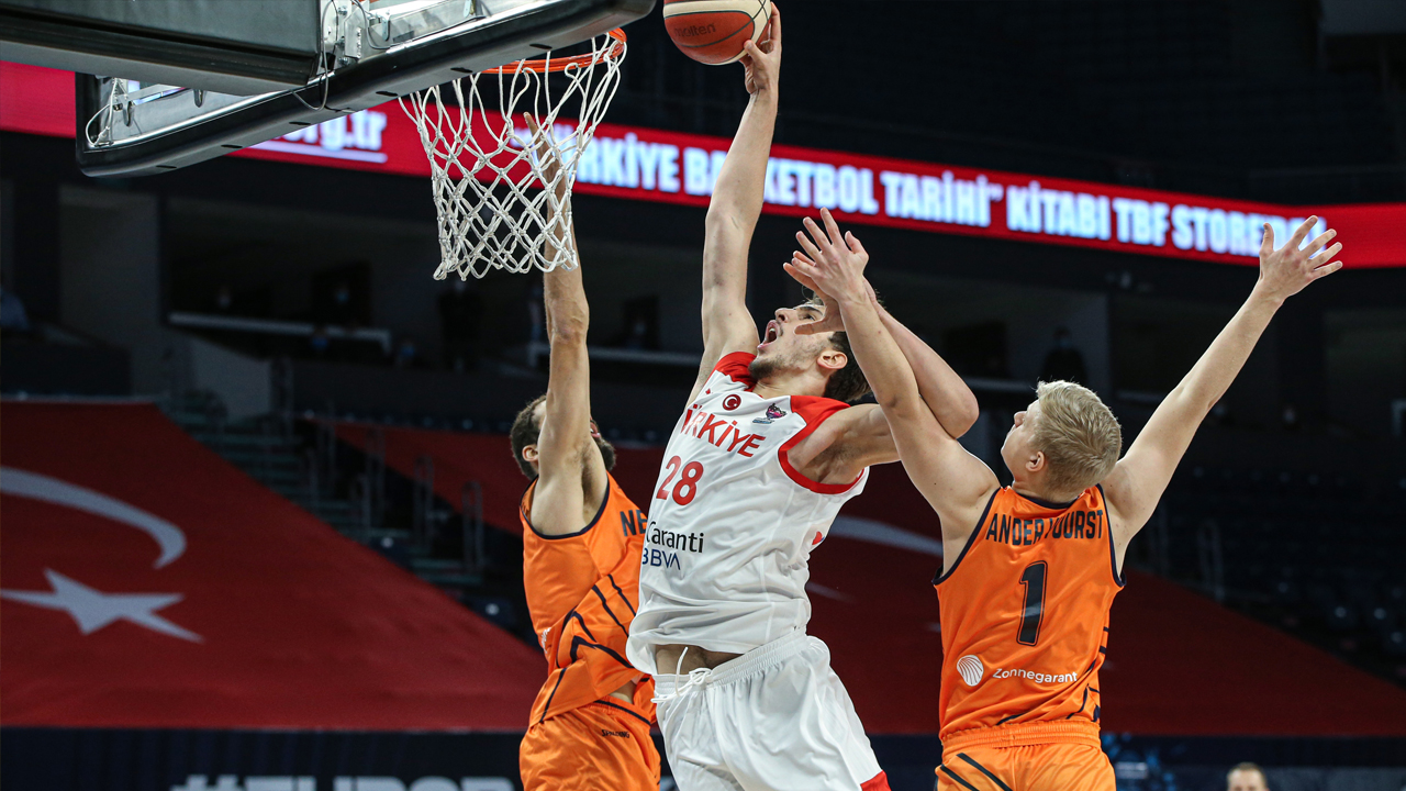 <p><strong>Measurables:</strong> 6-foot-9, 240 pounds<br />
<strong>Age:</strong> 18</p>
<p><strong>Team Needs:</strong></p>
<p>The Lakers only have five players under guaranteed contract for next season and they already are well over the salary cap. They need to find a way to retain players like Dennis Schroeder, Andre Drummond and Montrezl Harrell, or LeBron James will play out his final years with Anthony Davis and a mixed bag of low-level vets.</p>
<p><strong>Why Sengun?</strong></p>
<p>Sengun is putting up huge numbers in the Turkish Super League, which is bound to get an NBA team to bite. The 18-year-old has a big body, plays extremely well in the pick-and-roll and has shown some ability to play defense. He needs plenty of work, especially on his body, but he has a soft touch around the rim. </p>
<p>Someone will take a chance with Sengun. The numbers he’s posting overseas are crazy for a kid his age. The Lakers value their roster spots, which means this pick could either be on the move or a draft-and-stash situation. Then again, maybe Sengun is the next big thing from Europe.</p>