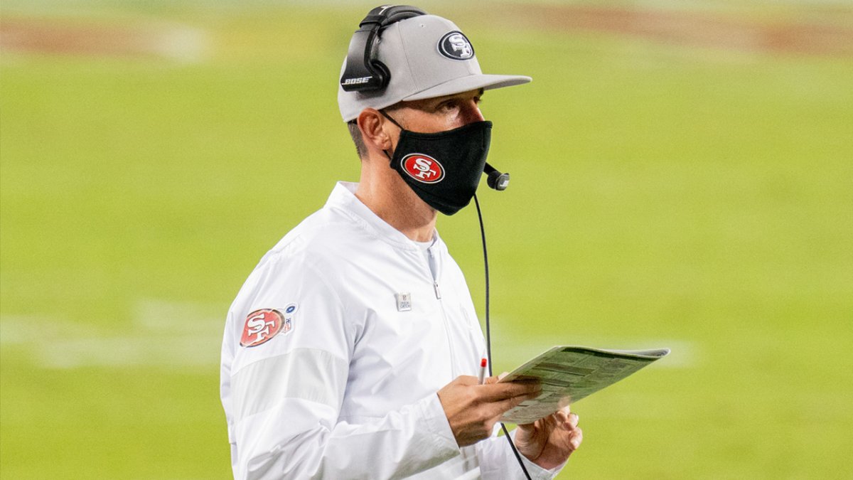 49ers' Kyle Shanahan swaps hat vs. Rams, but red trucker still