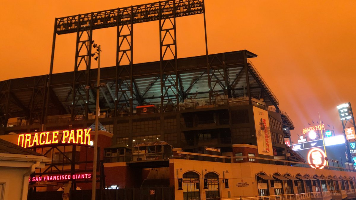 Horrific California wildfires create eerie biblical scene over San  Francisco Giants' Oracle Park with smoke in distance