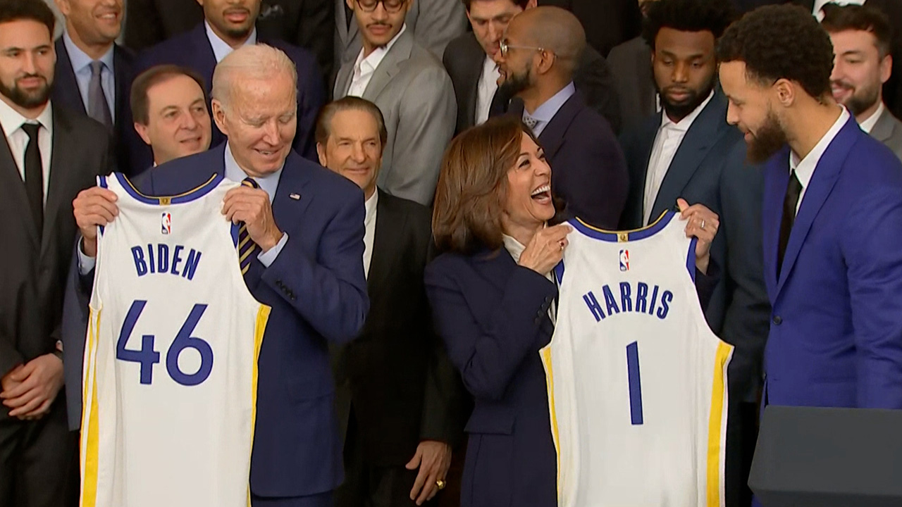 Steph Curry gifts President Biden jersey as Golden State Warriors