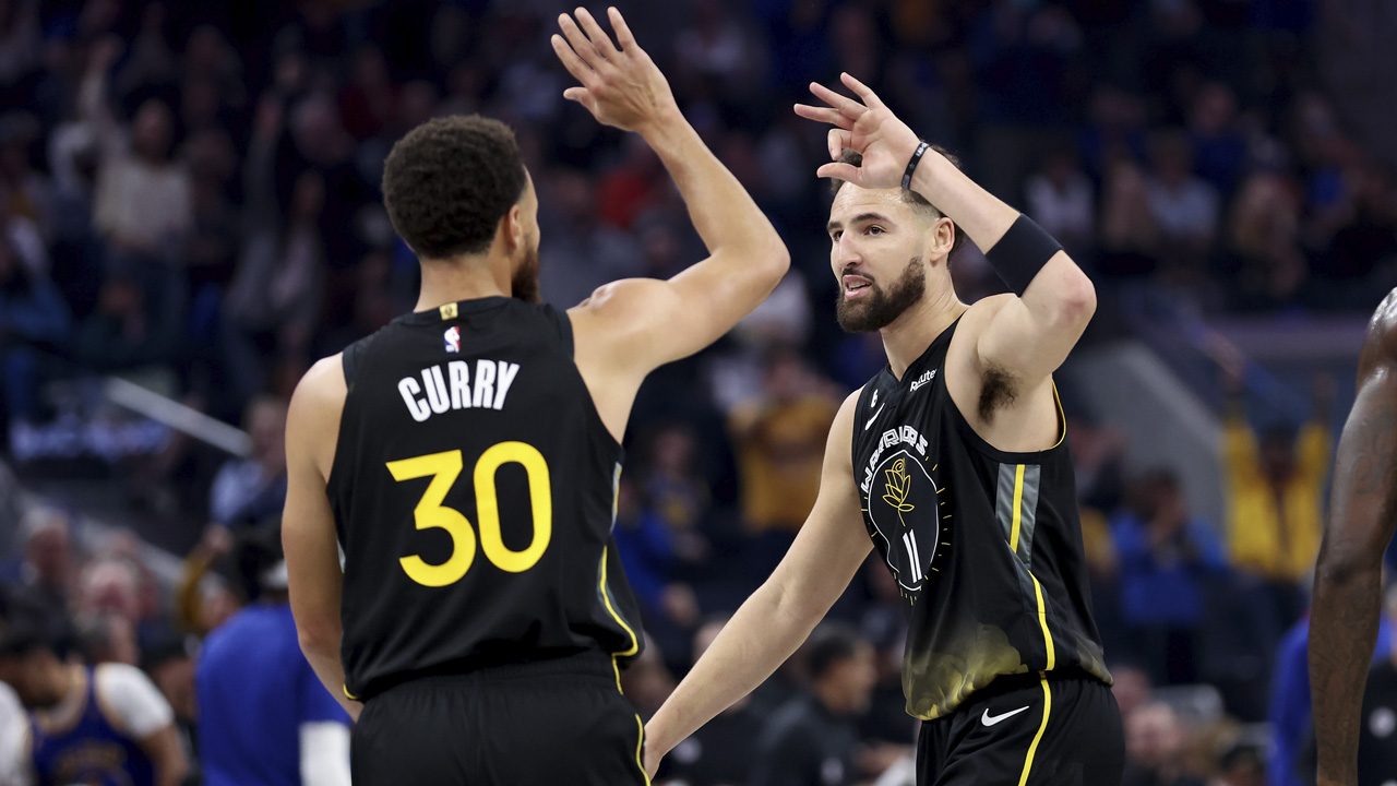 Golden State Warriors clinched victory over Los Angeles Lakers on opening  night of NBA 2022-23.