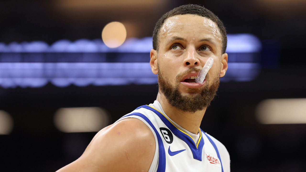 Steph Curry and L.A. Lakers leads jersey sales and team