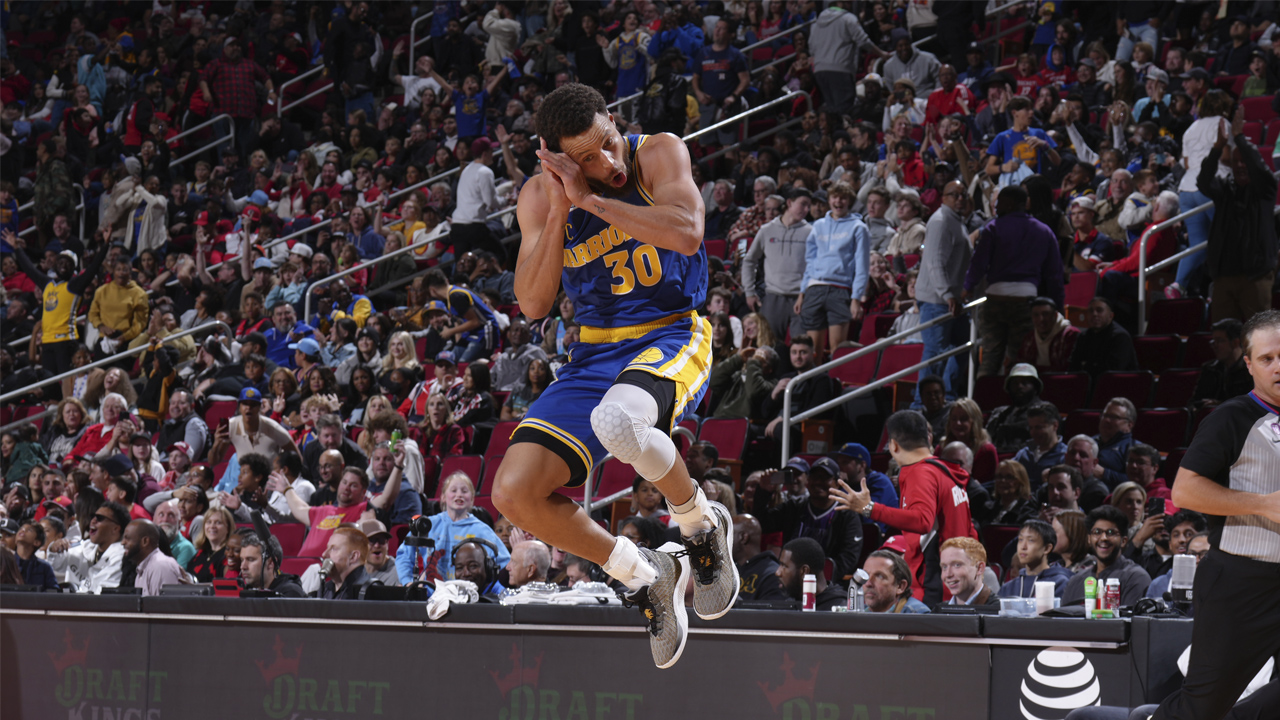 Warriors: Steph Curry's night night pic vs Kings goes completly viral