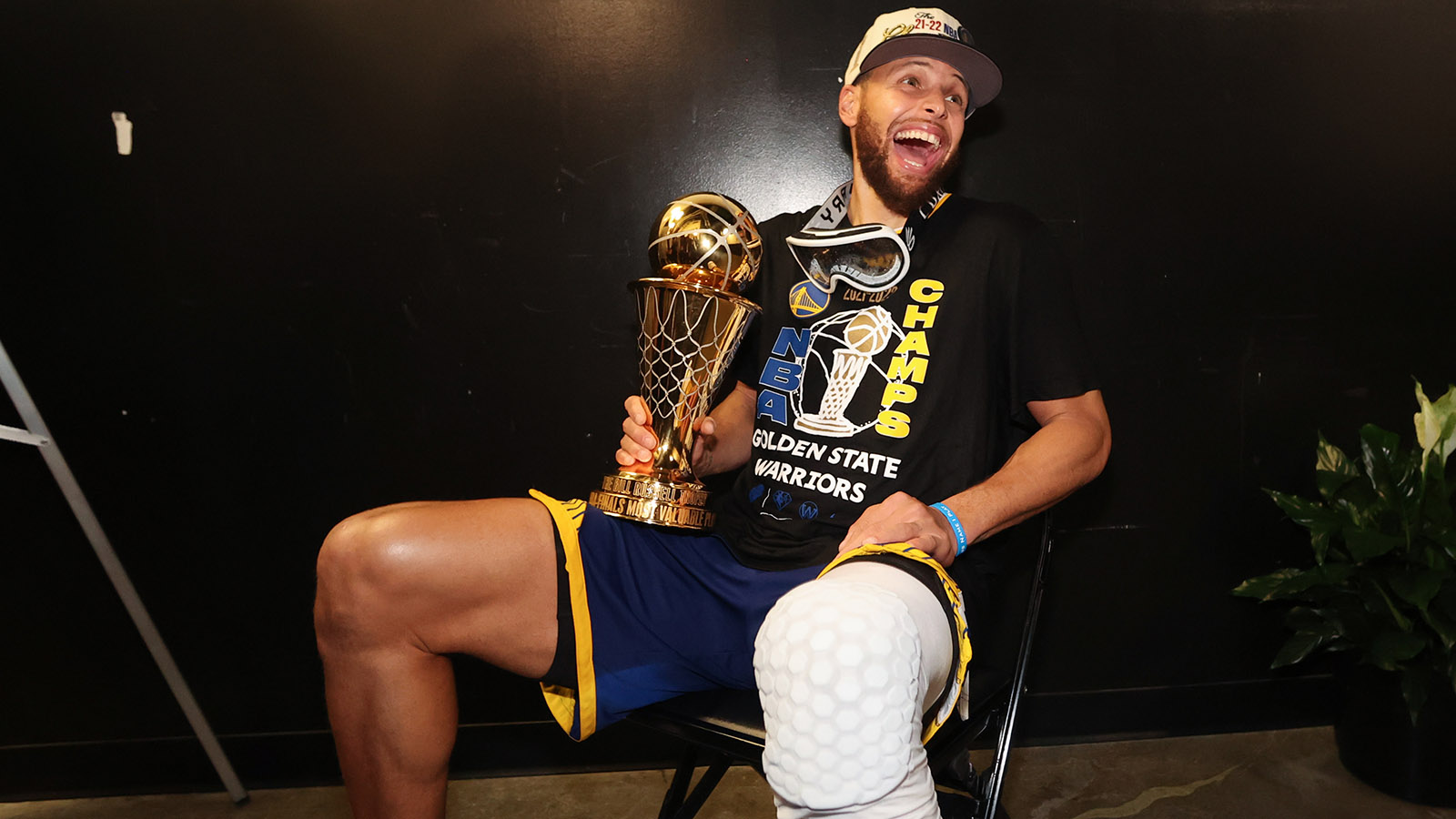 Steph Curry will stay with Under Armour after NBA retirement