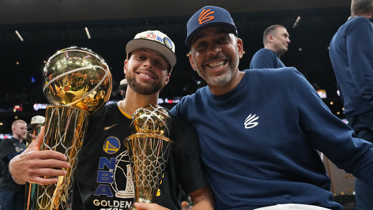 Longball legends: Reggie Jackson admires Steph Curry's quest for  back-to-back titles