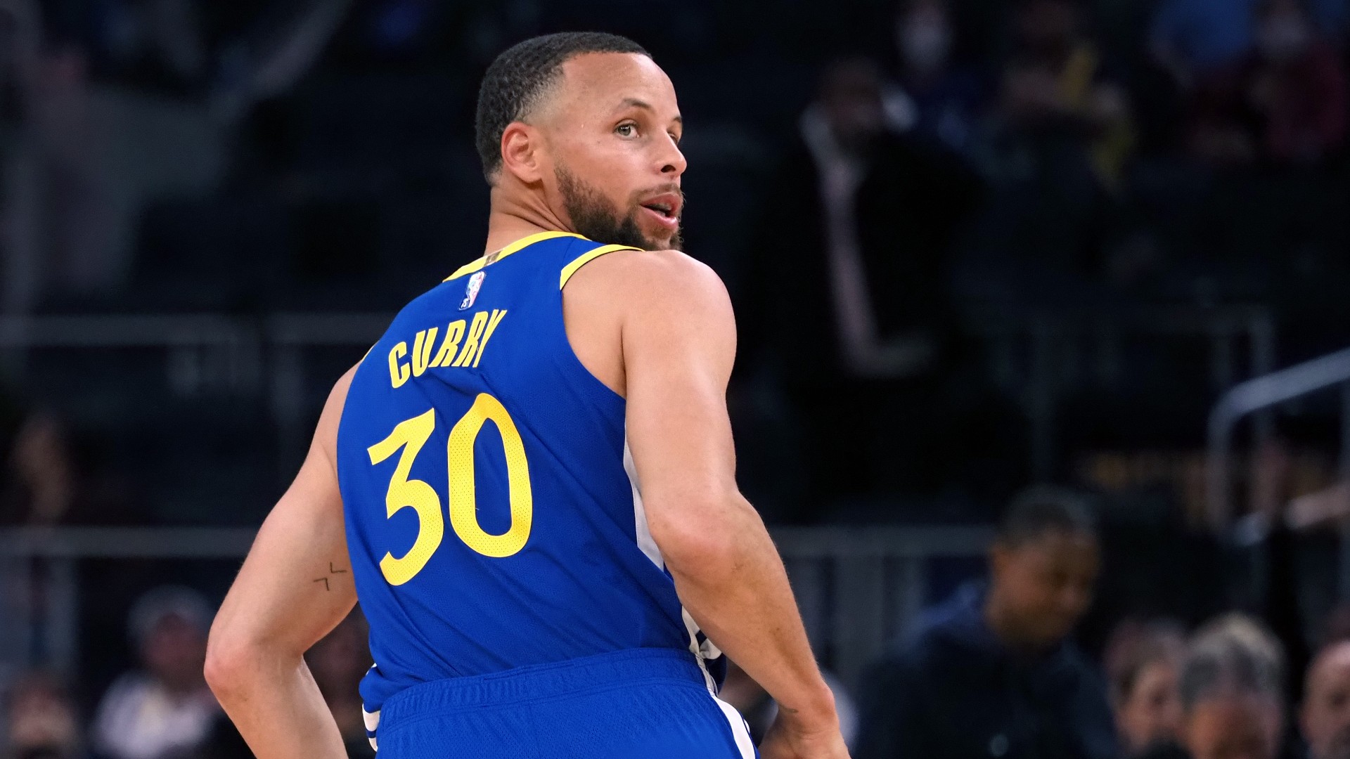 Steph Curry's Warriors jersey is NBA's top seller so far this season, Sports