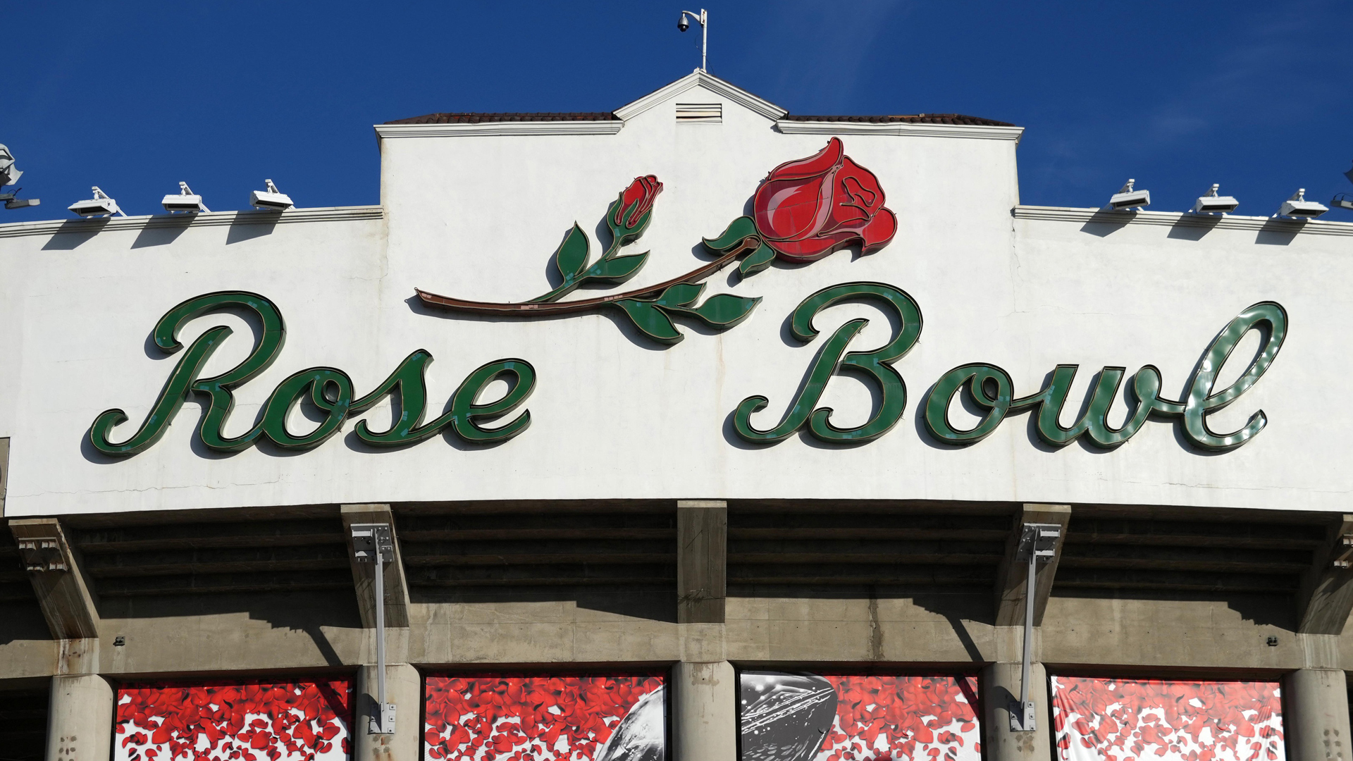 LA vs LAFC will kickoff their 2023 seasons in a match at the Rose Bowl