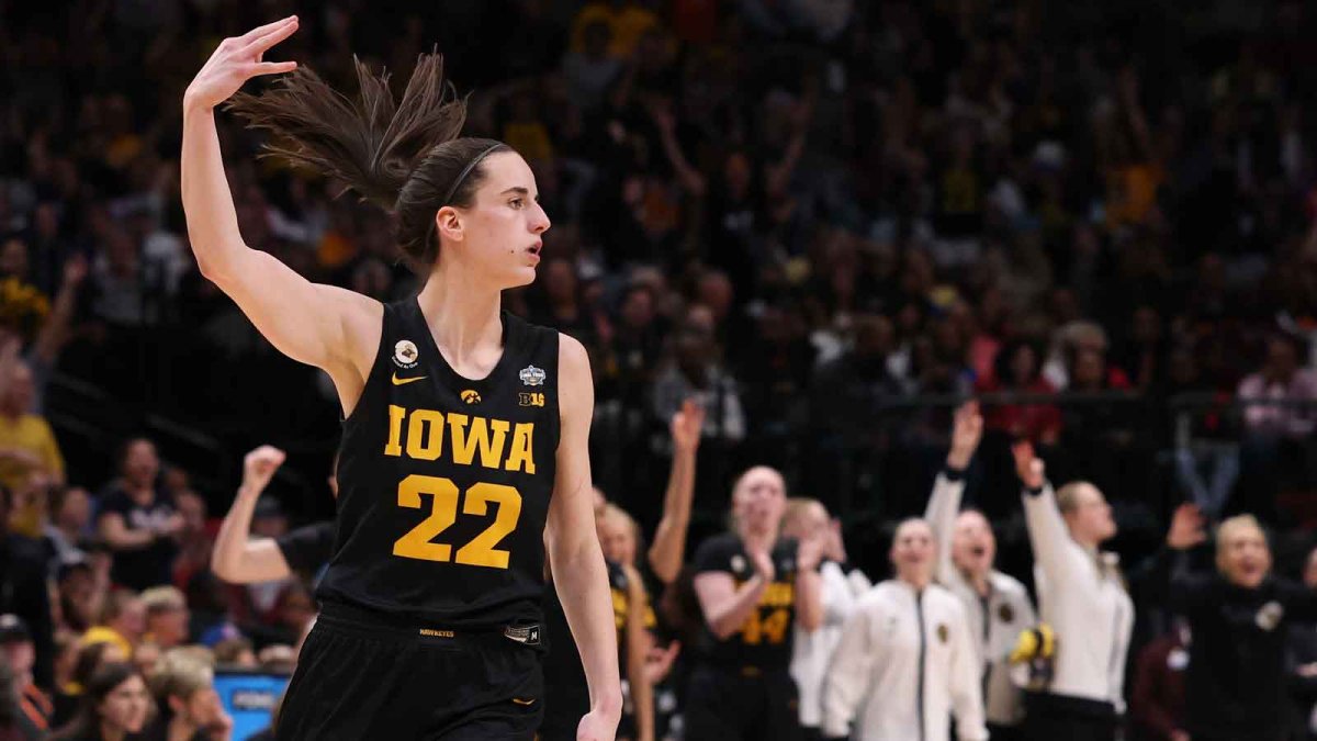 Caitlin Clark Leads Iowa to the Final Four, While L.S.U. Gets Past