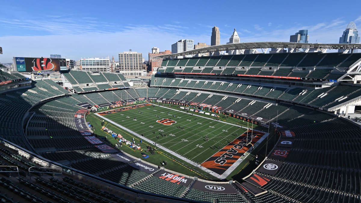 Photos: Bengals Arrive at Paycor Stadium for Monday Night Football