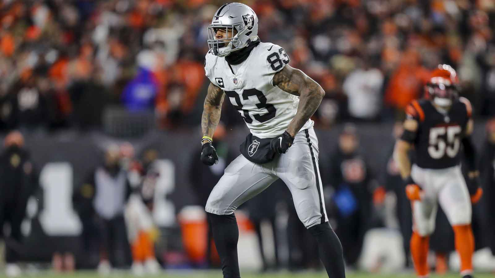 Raiders' Waller signs with new agents in search of new deal