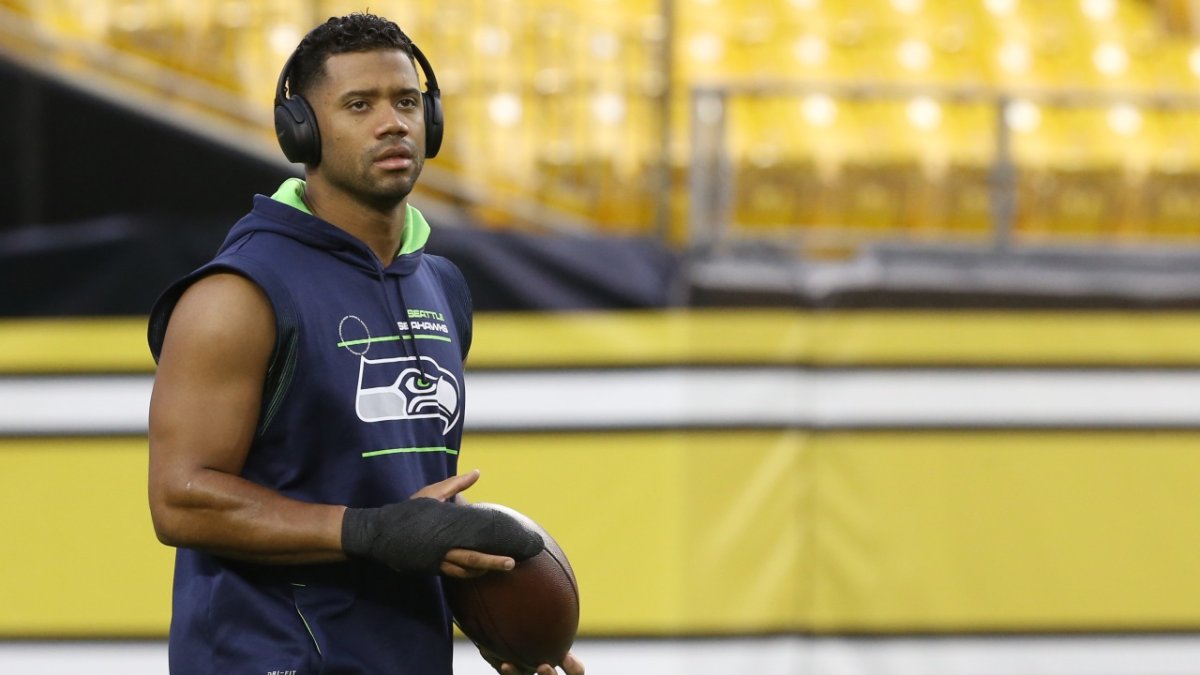 Seahawks QB Russell Wilson to miss several weeks after undergoing