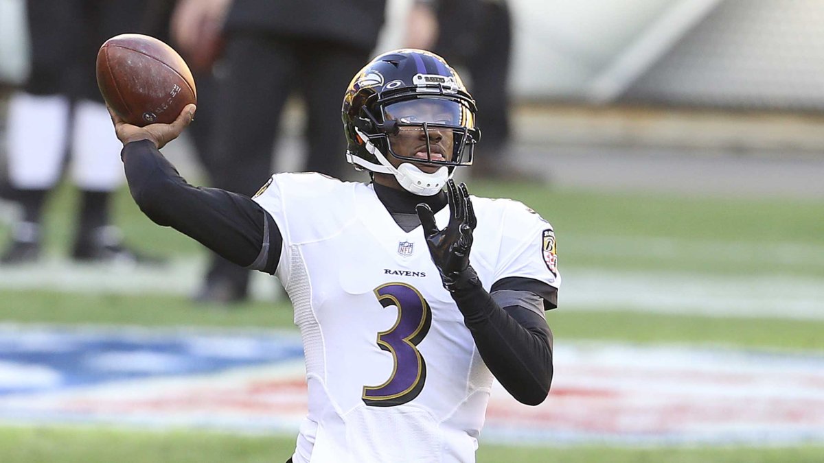 Baltimore Ravens sign 11 players to reserve/future deals; RGIII