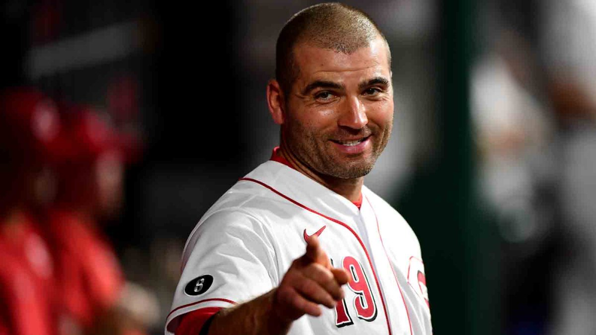 Joey Votto collaborates with young fan in stands on TikTok video