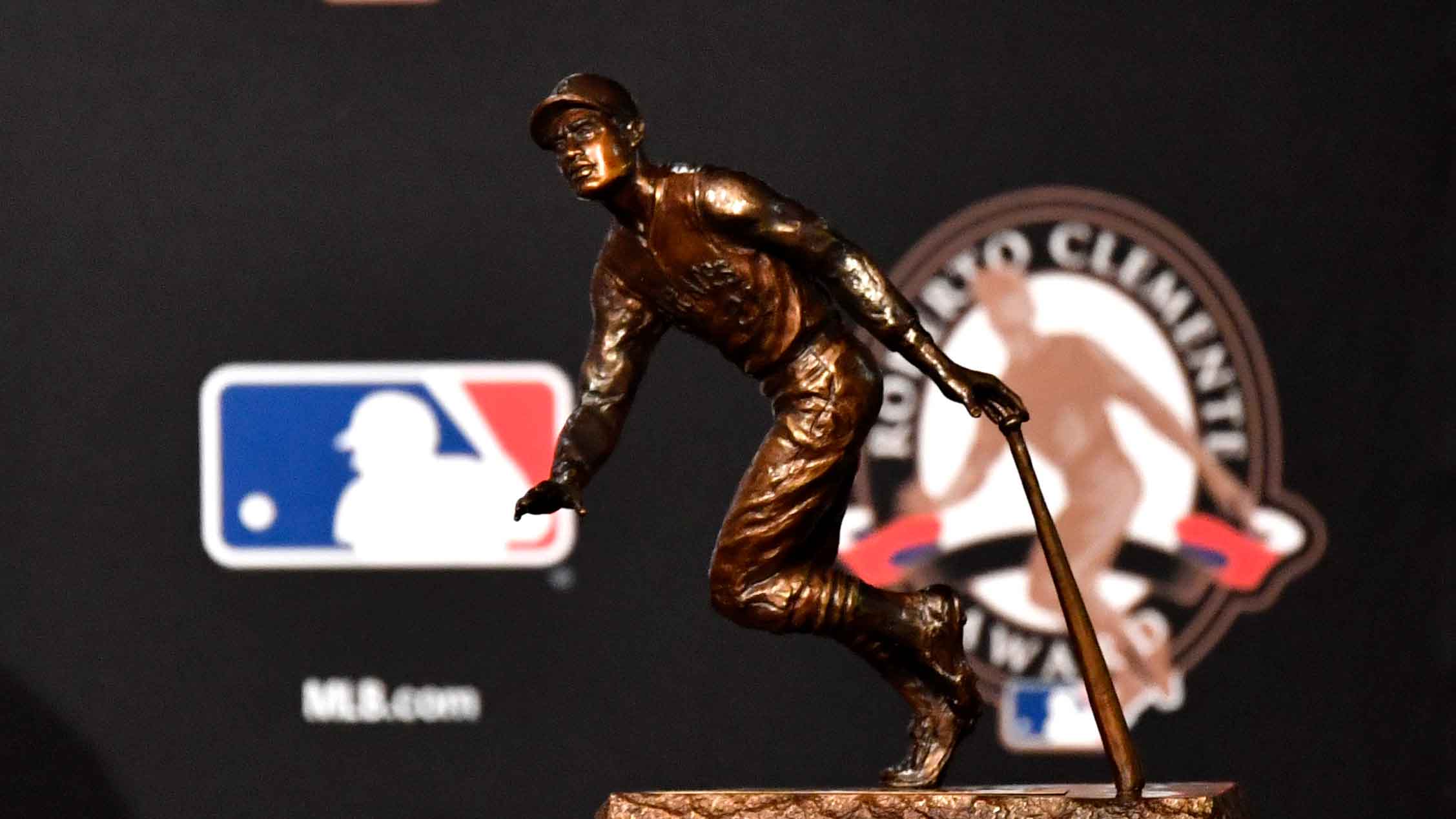 Roberto clemente award discount