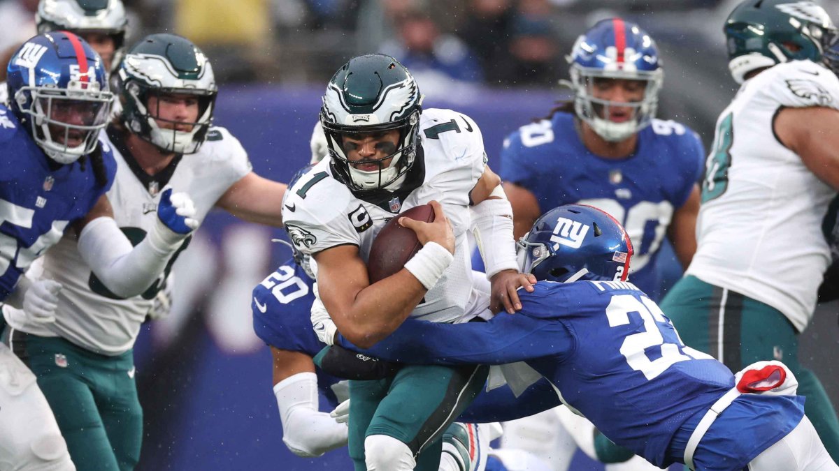 NFL playoffs streaming guide: How to watch the New York Giants -  Philadelphia Eagles game - CBS News