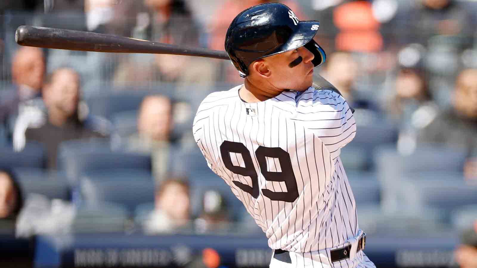 Aaron Judge spoof 'Arson Judge' jersey spotted at Yankees-Giants