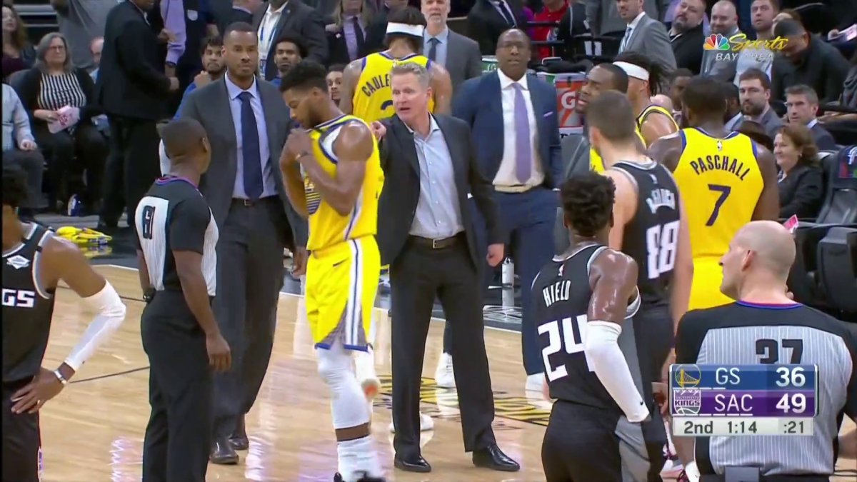 Watch Steve Kerr get ejected after yelling at Warriors-Kings officials