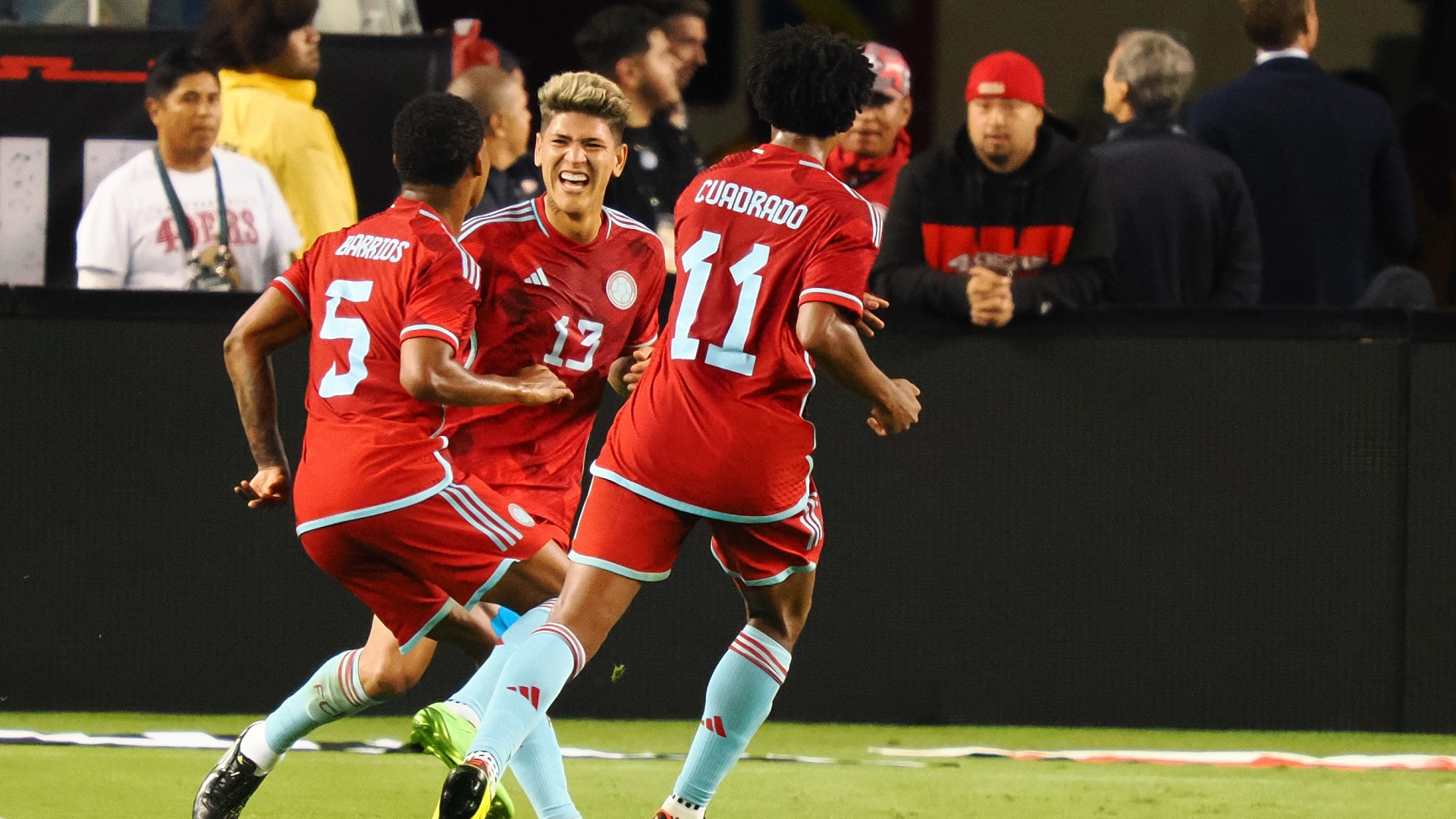 Wílmar Barrios' stunner highlights Colombia's 3-2 comeback vs