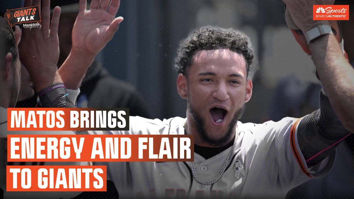 San Francisco Giants' clubhouse staff James Uroz helps to box up News  Photo - Getty Images