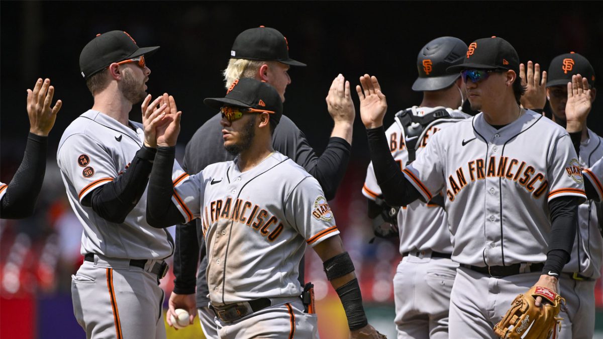 Giants give off 'special vibes' to Farhan Zaidi after 'playoff