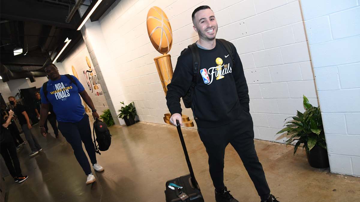 Warriors assistant Jacob Rubin gets chills coaching summer league team