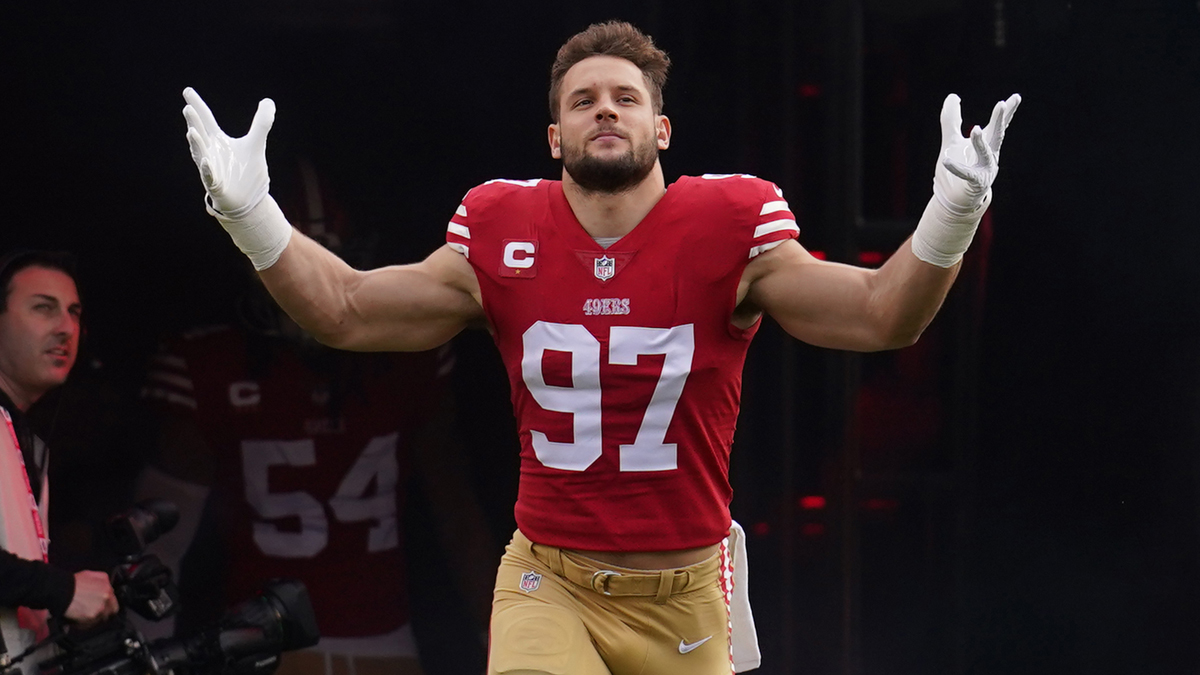 Photo of Nick Bosa deutet die Möglichkeit an, seine gesamte NFL-Karriere bei den 49ers zu verbringen – NBC Sports Bay Area und CA