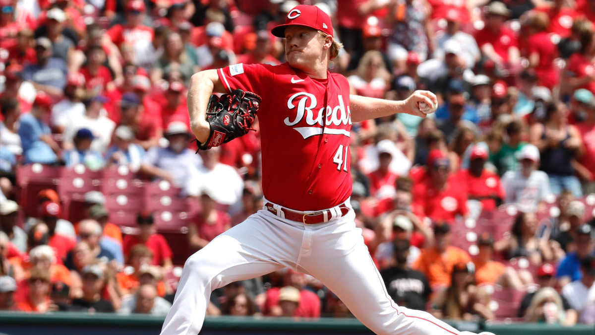 Abbott combines with Law on 2-hitter, Reds beat Giants 5-1 for 4-game split  - ABC News