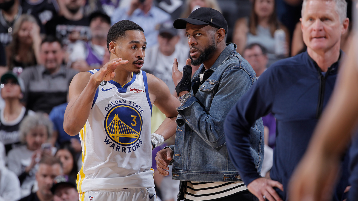 Watch: Steph Curry welcomes Andre Iguodala back to the Warriors