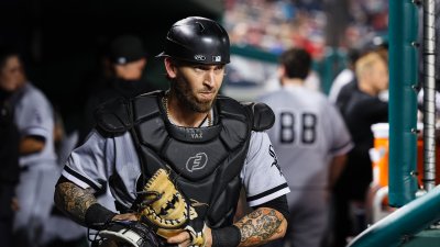 White Sox catcher Grandal out 4-6 weeks with torn tendon in left knee - NBC  Sports