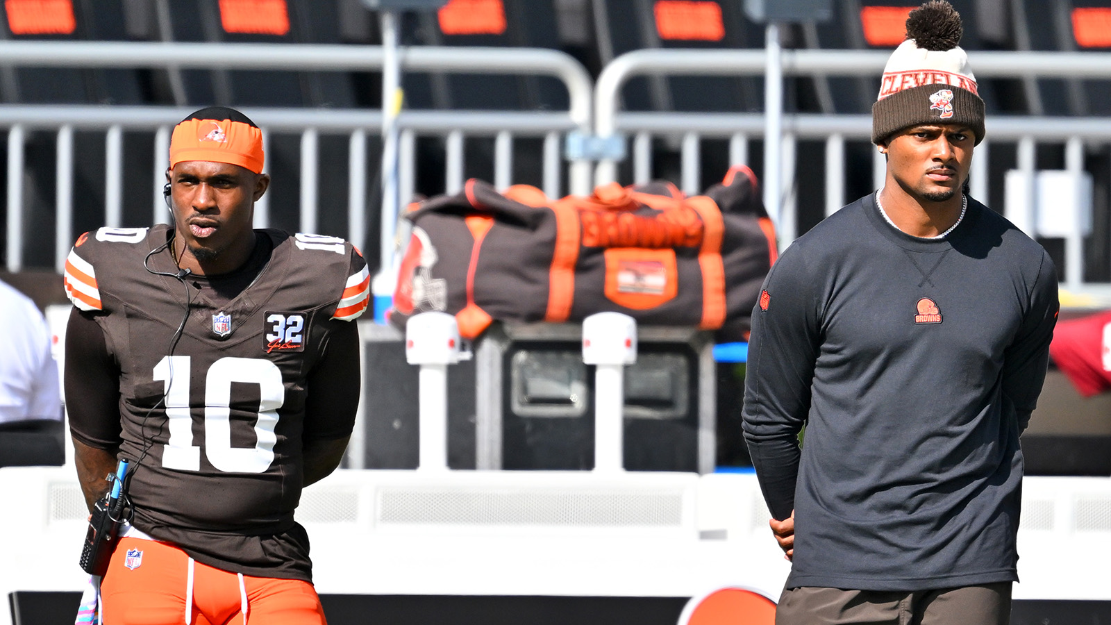 Antonio Brown posts photo of No. 84 49ers jersey with Jerry Rice 