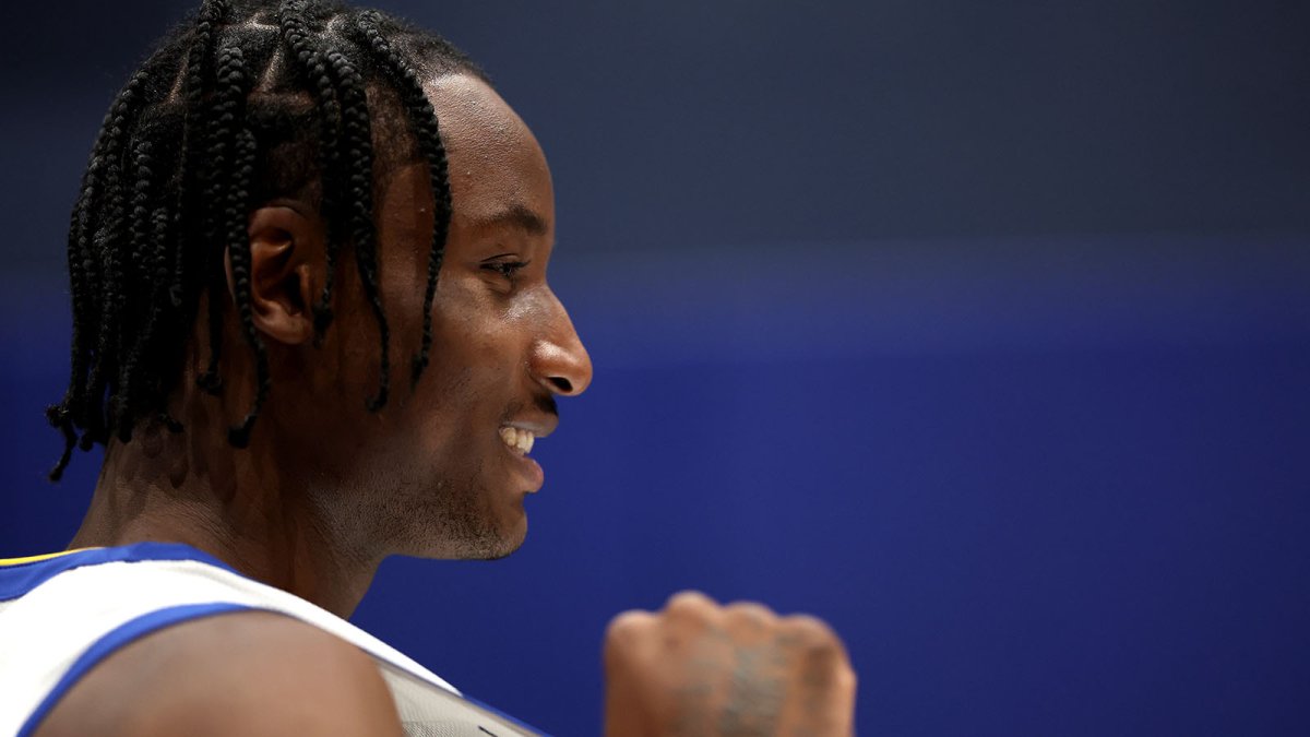 Jonathan Kuminga vermijdt blessureangst nadat hij zijn vinger op het bord heeft geklemd – NBC Sports Bay Area en Californië Jonathan Kuminga vermijdt blessureangst nadat hij zijn vinger op het bord heeft geklemd – NBC Sports Bay Area en Californië