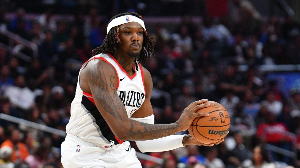 Report: Kings interested in trade for Blazers big man Williams III