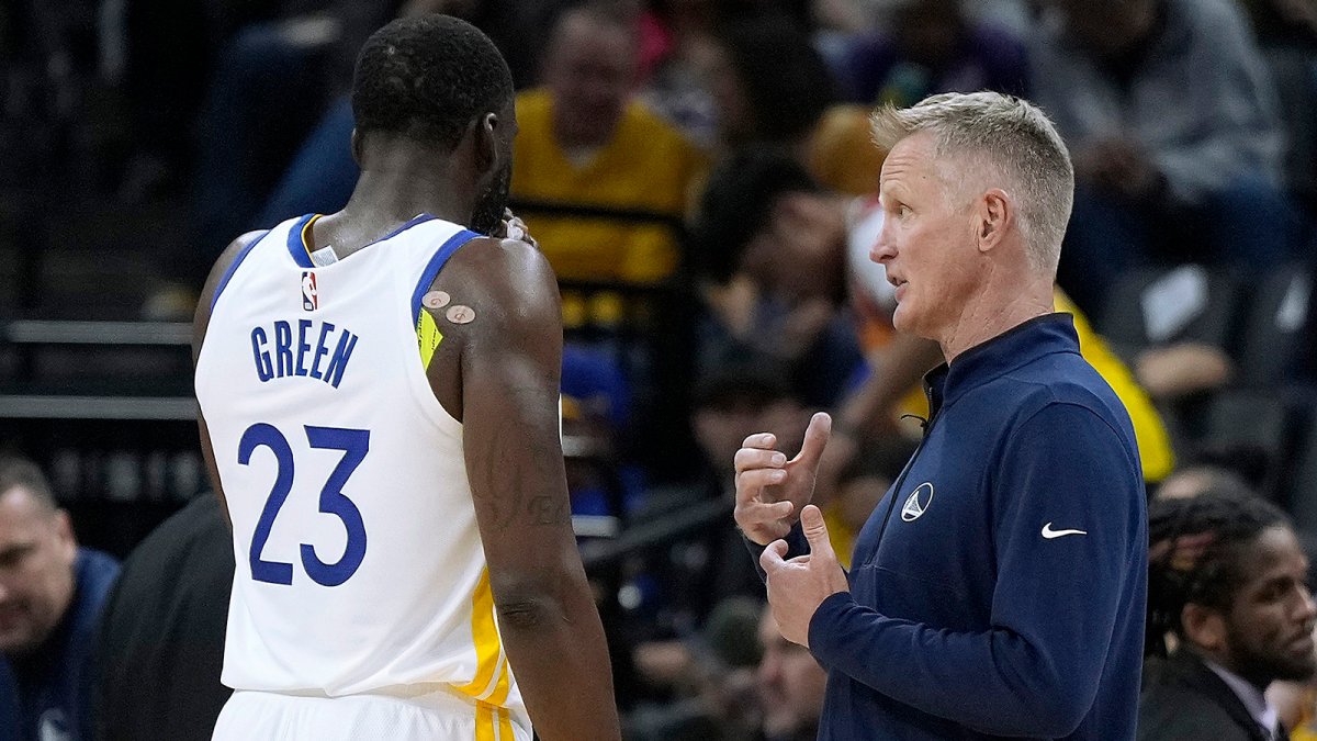 Draymond Green ejected after putting Gobert in a headlock, did Green cross  the line?
