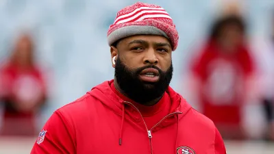 JACKSONVILLE, FLORIDA – NOVEMBER 12: Trent Williams #71 of the San Francisco 49ers warms up prior to a game against the Jacksonville Jaguars at EverBank Stadium on November 12, 2023 in Jacksonville, Florida. (Photo by Megan Briggs/Getty Images)