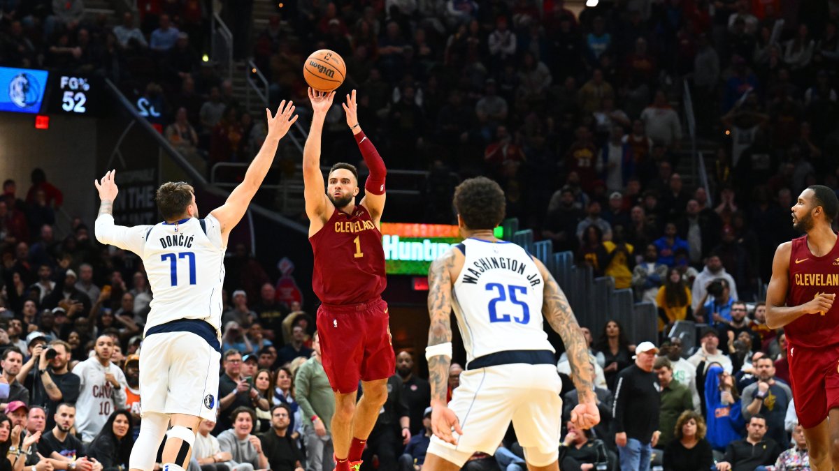 NBA world in awe of Max Strus’ halfcourt gamewinner in CavsMavs