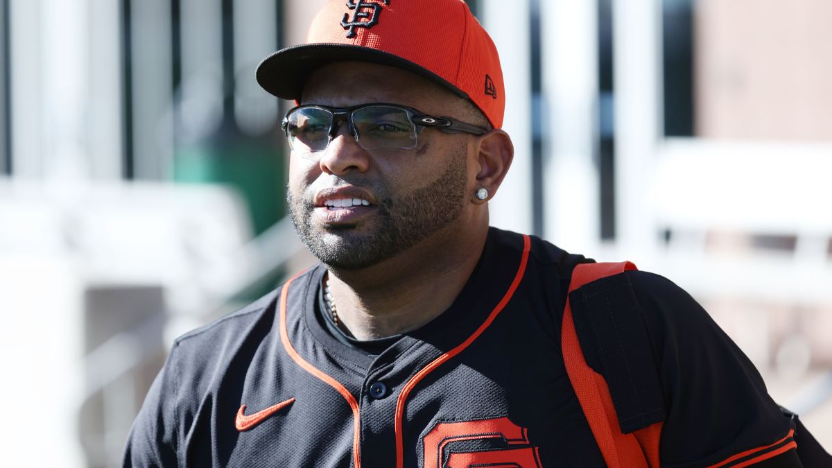 Sandoval eager to help Posey regime in return to Giants camp