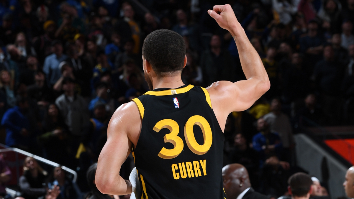 Steph Curry Makes Nba History With Seven 3 Pointers In Four Consecutive Games Nbc Sports Bay