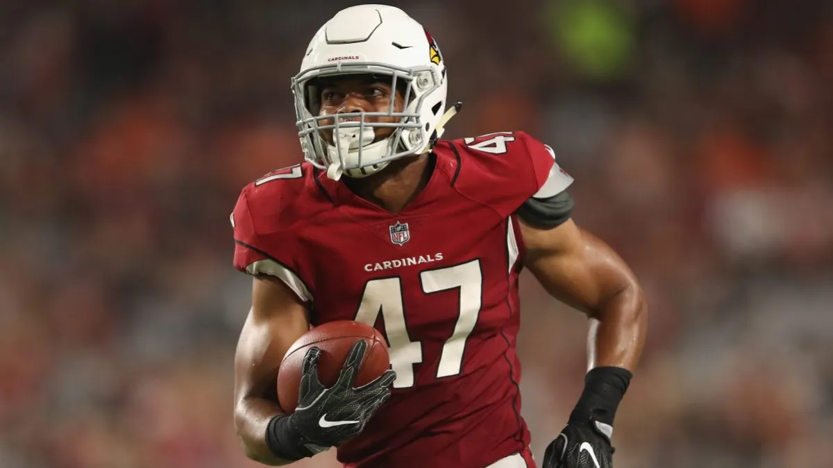 Les 49ers libèrent le quart-arrière vétéran Ezekiel Turner pour créer une place dans l’équipe – NBC Sports Bay Area & California Les 49ers libèrent le quart-arrière vétéran Ezekiel Turner pour créer une place dans l’équipe – NBC Sports Bay Area & California