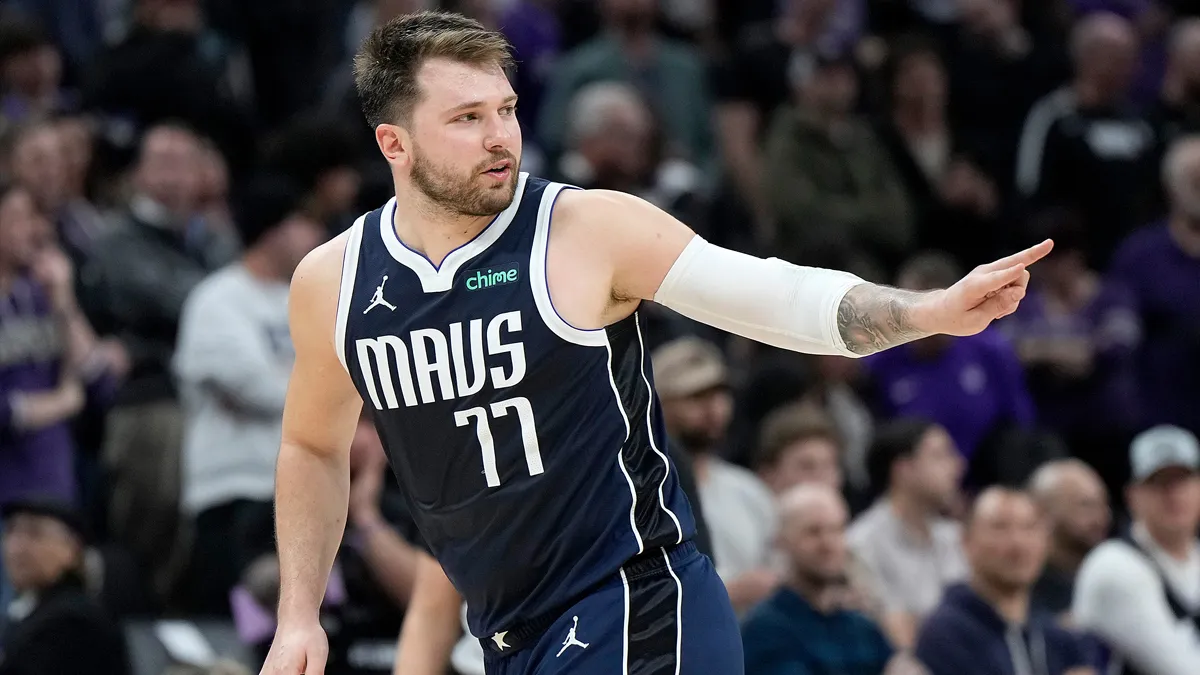 Watch Luka Doncic chirp ex-Kings GM Vlade Divac in Mavericks’ win – NBC ...