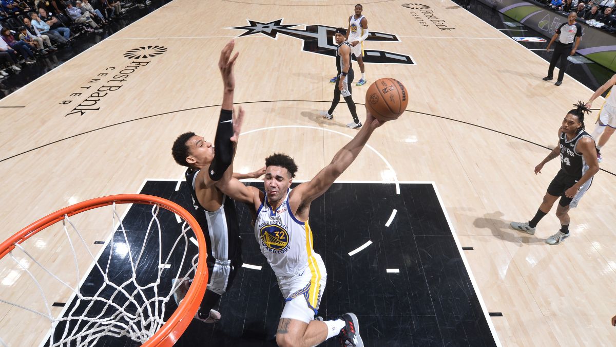 Steve Kerr great Trayce Jackson-Davis’ Victor Wembanyama poster dunk ...